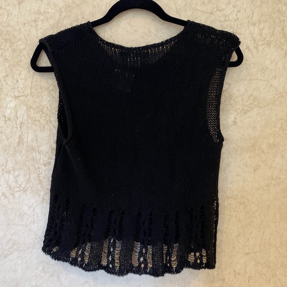Dalya Knit Vest - Picture 5 of 12
